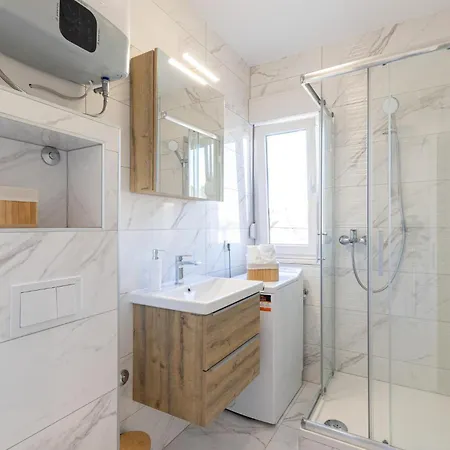 1 Bedroom Amazing In *