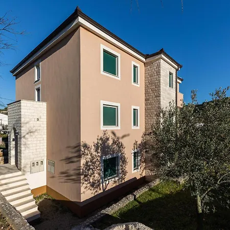 1 Bedroom Amazing In *