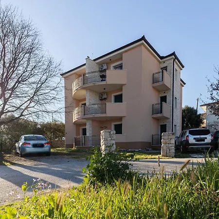 1 Bedroom Amazing In *